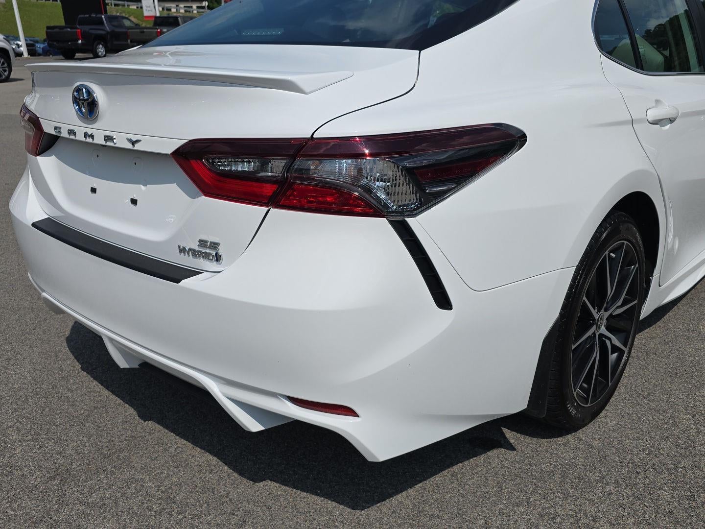 2023 Toyota Camry Hybrid SE