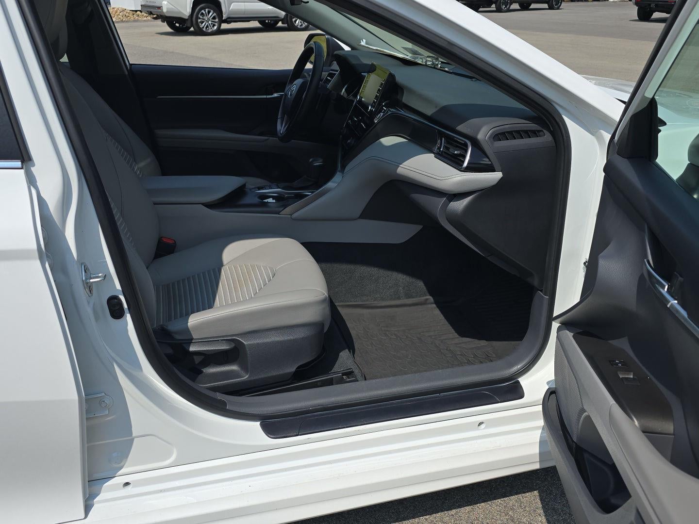 2023 Toyota Camry Hybrid SE