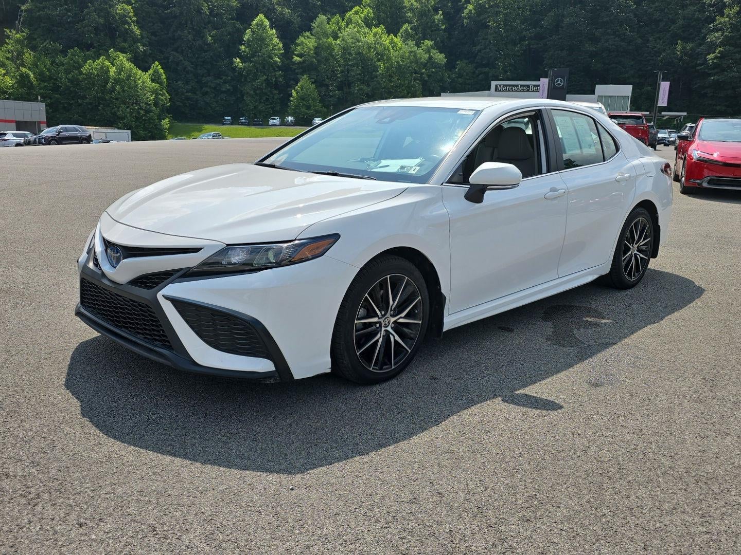 2023 Toyota Camry Hybrid SE