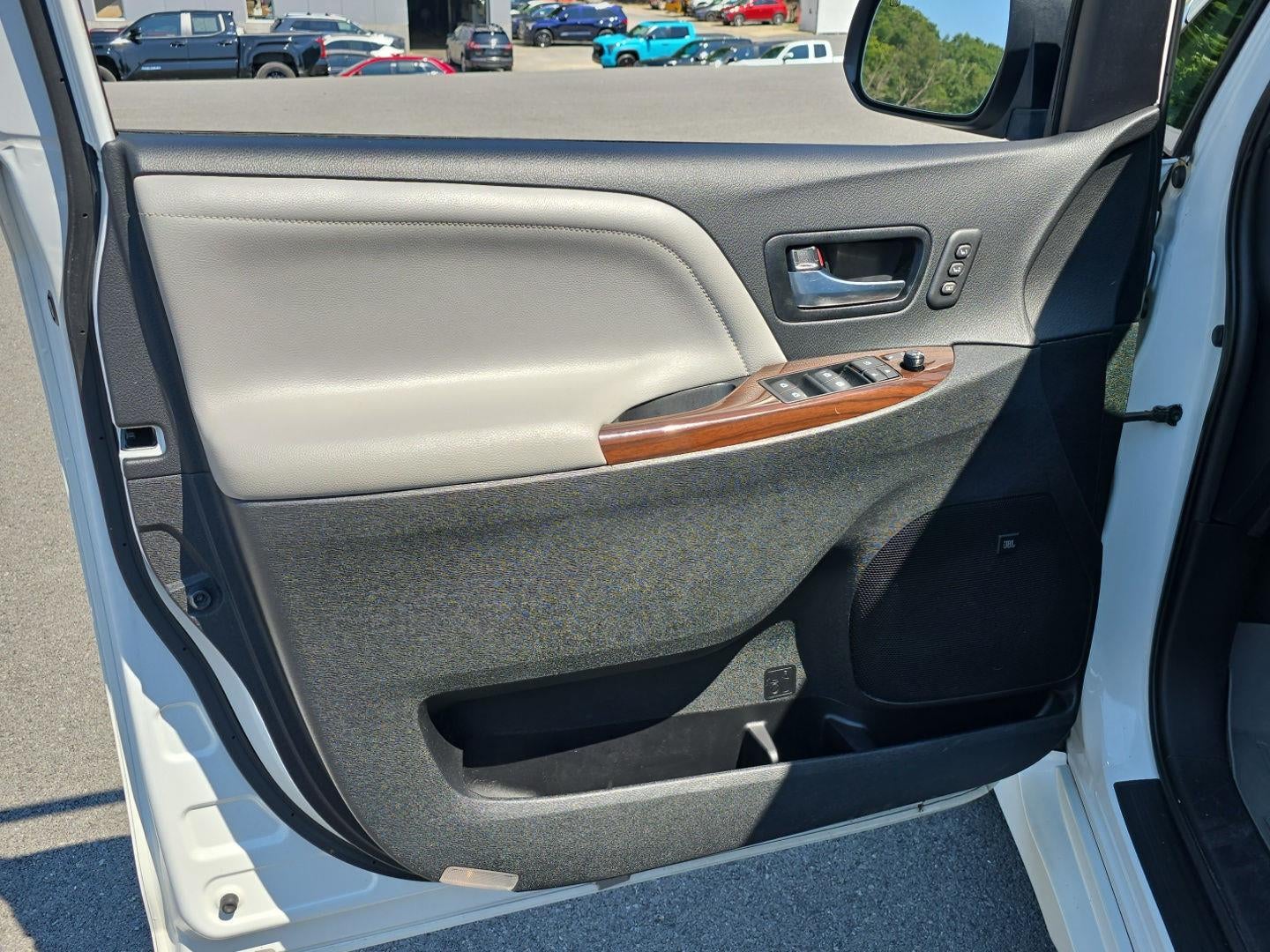 2020 Toyota Sienna Limited Premium 7-Passenger