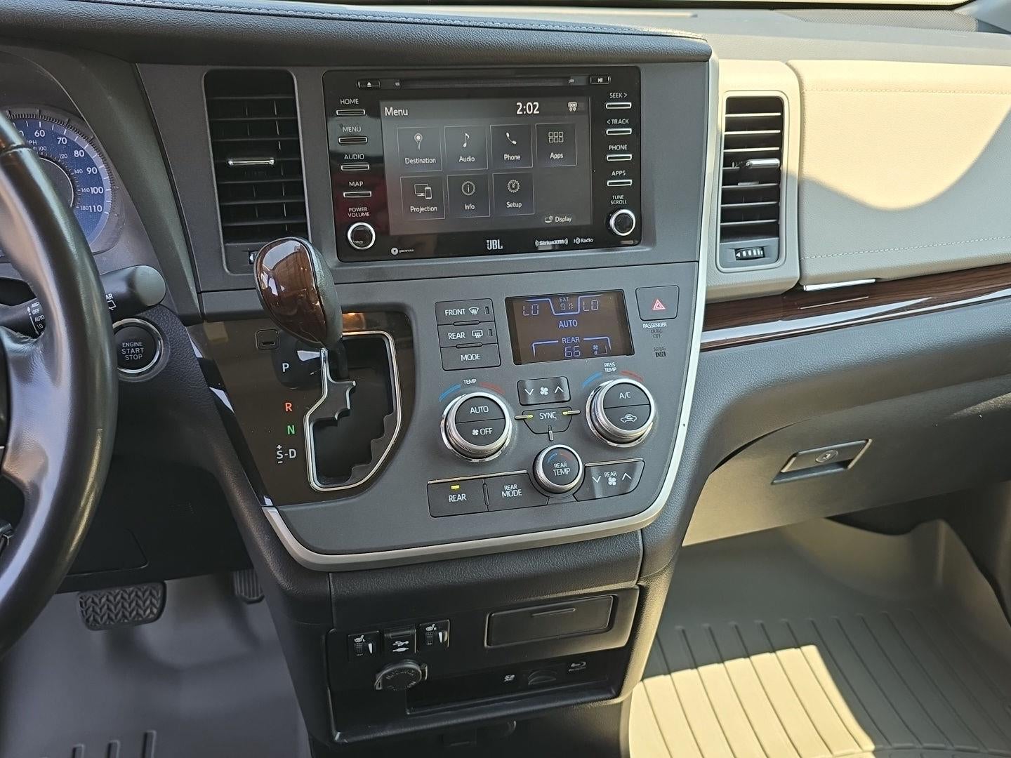 2020 Toyota Sienna Limited Premium 7-Passenger