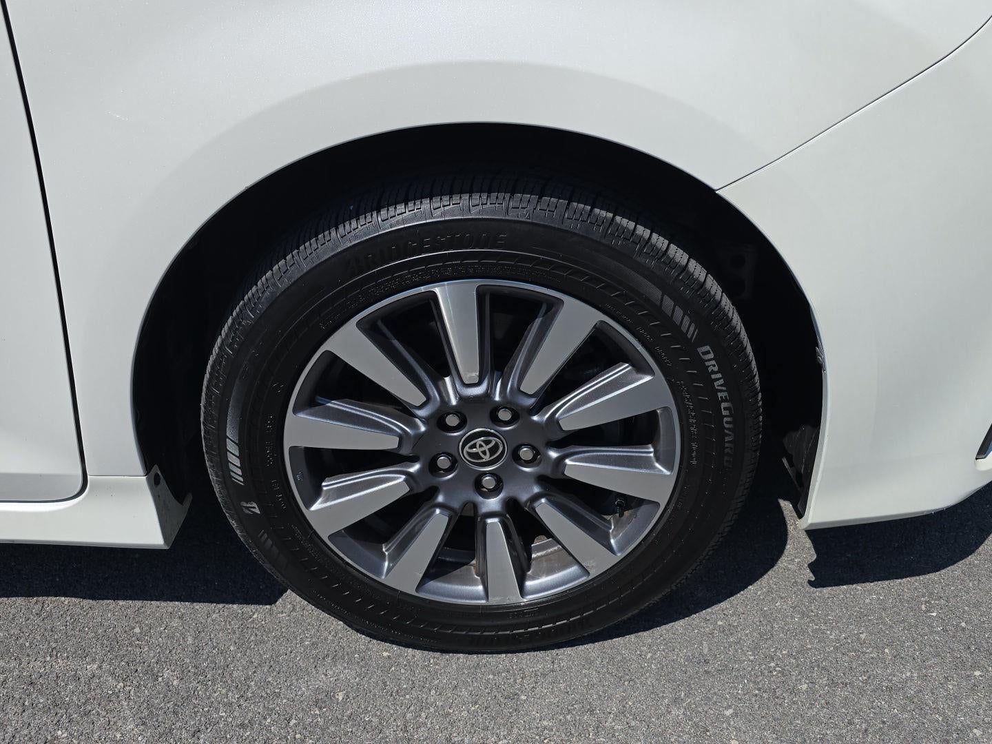 2020 Toyota Sienna Limited Premium 7-Passenger