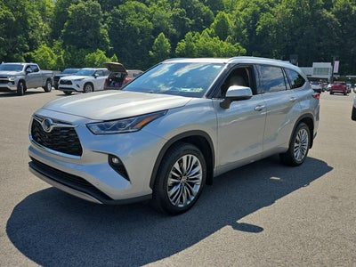 2022 Toyota Highlander Hybrid Platinum
