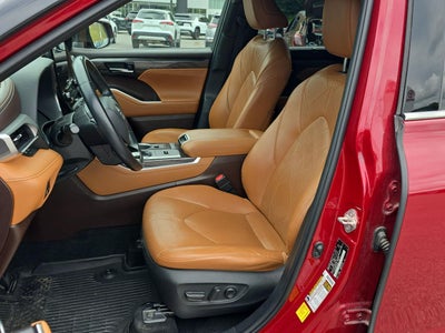 2020 Toyota Highlander Hybrid Platinum