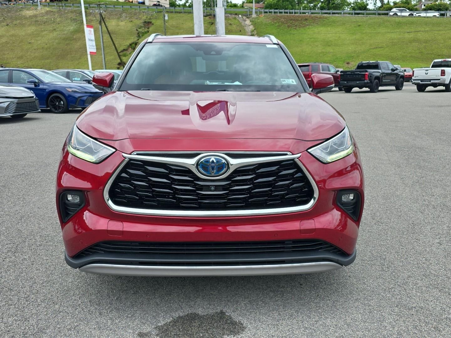 2020 Toyota Highlander Hybrid Platinum