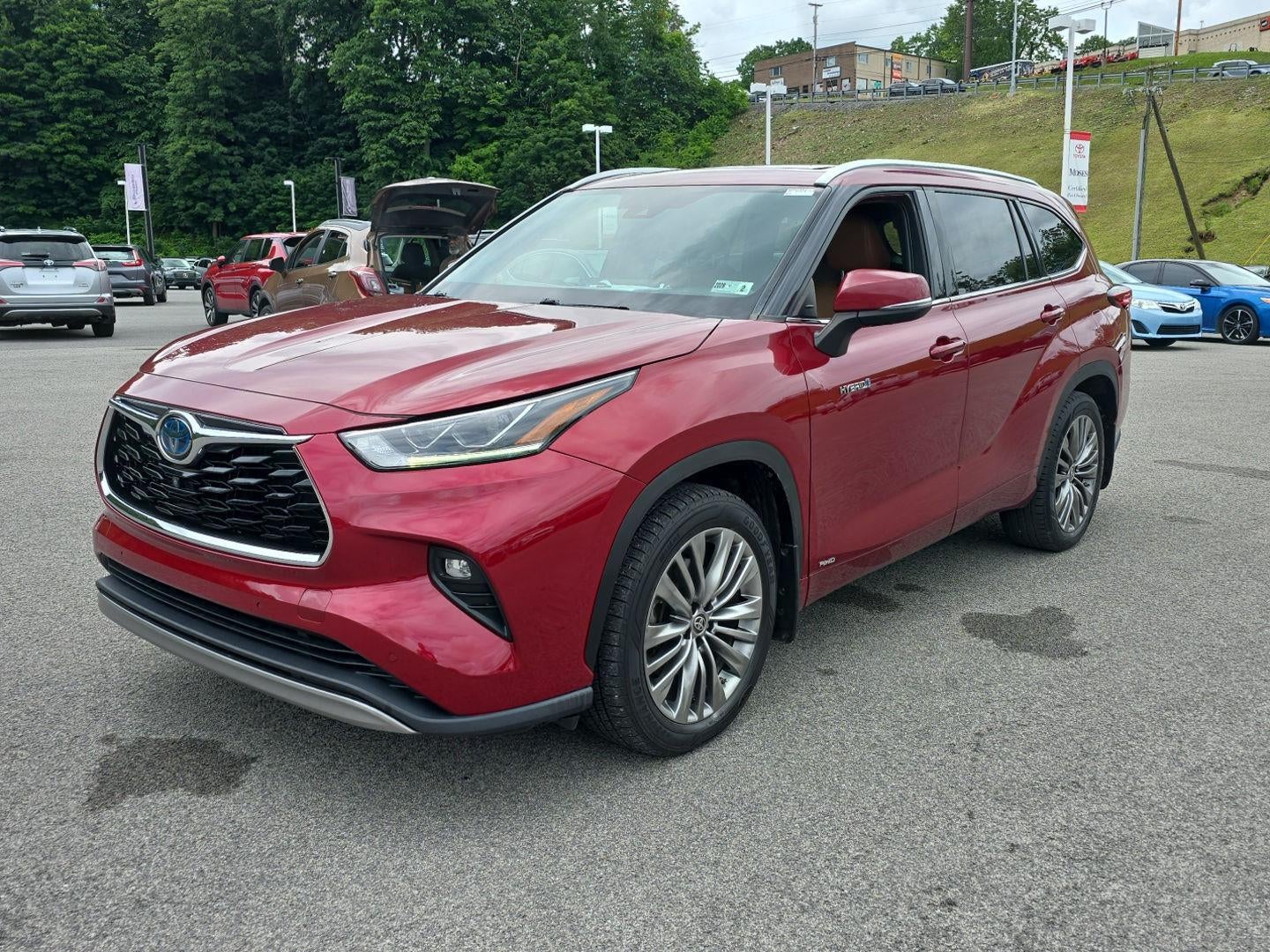 2020 Toyota Highlander Hybrid Platinum
