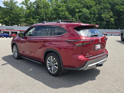 2026 Toyota Highlander Hybrid Platinum
