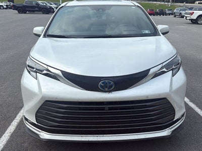 2024 Toyota Sienna Platinum 7-Passenger
