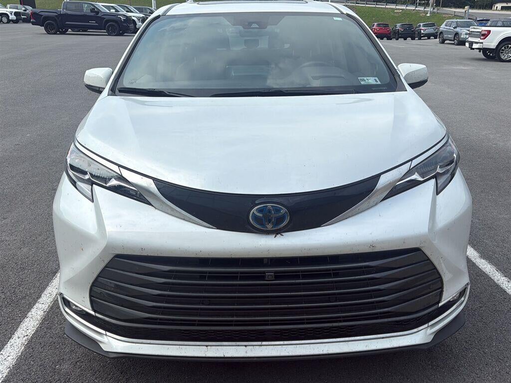 2024 Toyota Sienna Platinum 7-Passenger