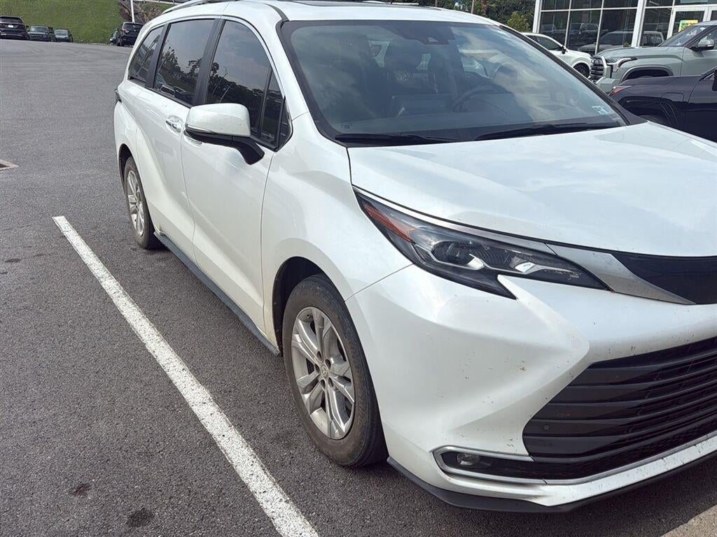 2024 Toyota Sienna Platinum 7-Passenger