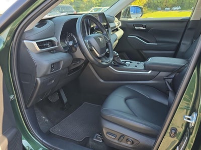 2025 Toyota Highlander Hybrid XLE