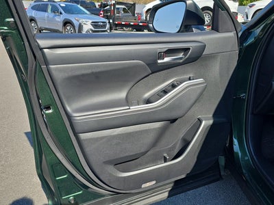 2025 Toyota Highlander Hybrid XLE