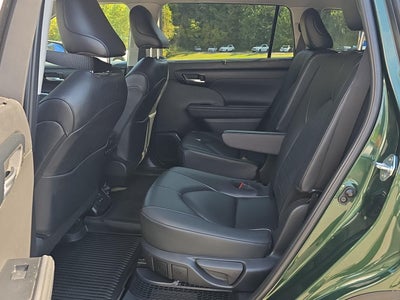 2025 Toyota Highlander Hybrid XLE