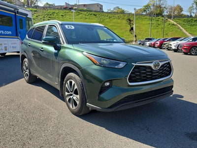 2025 Toyota Highlander Hybrid XLE