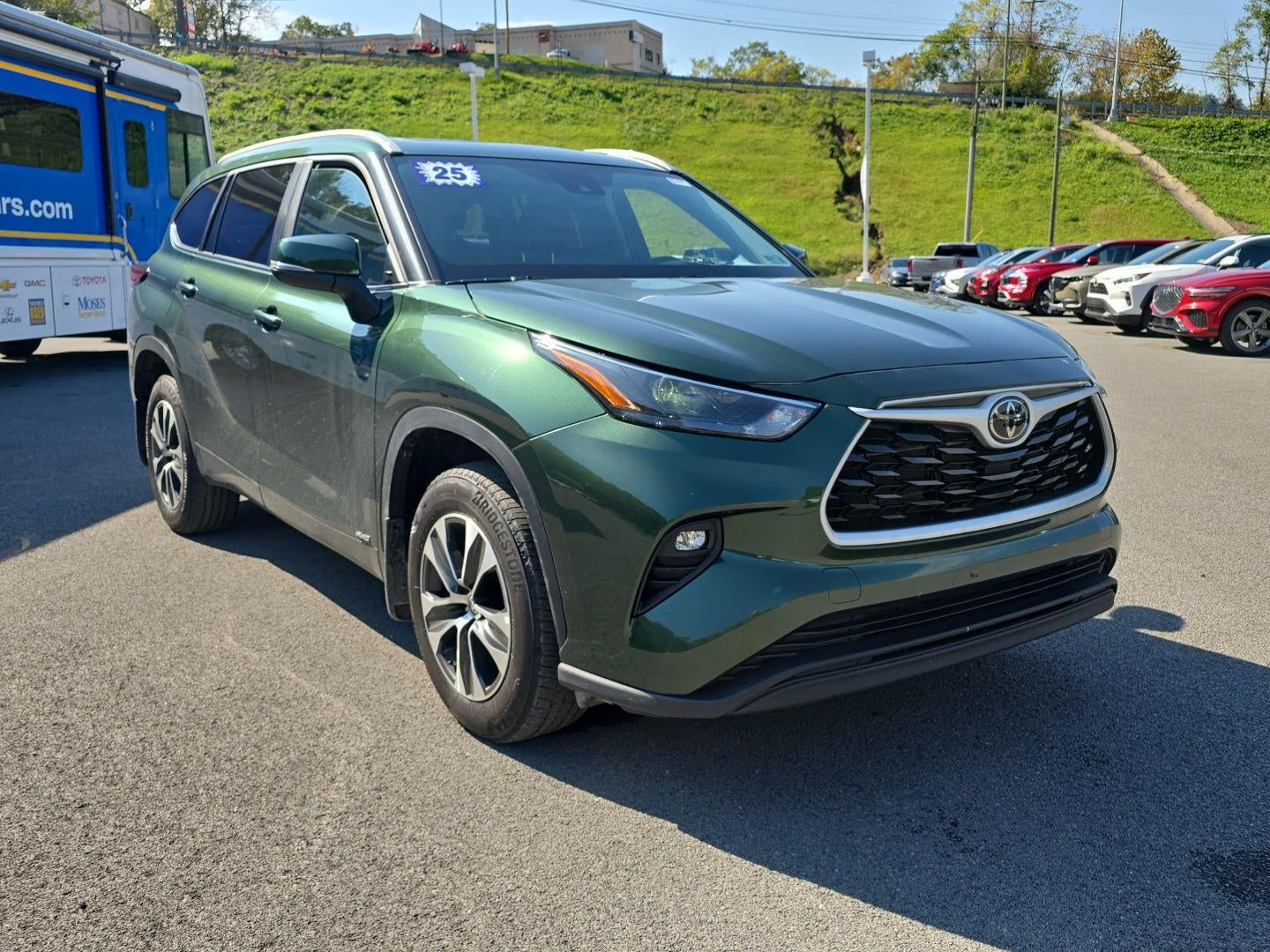 2025 Toyota Highlander Hybrid XLE