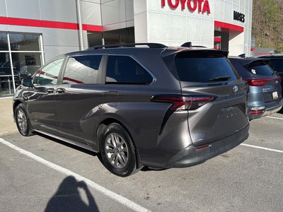 2023 Toyota Sienna LE 8-Passenger