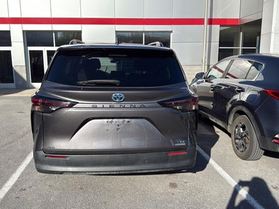 2023 Toyota Sienna LE 8-Passenger