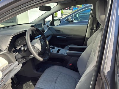 2023 Toyota Sienna LE 8-Passenger