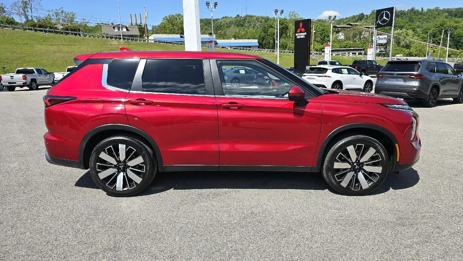 2025 Mitsubishi Outlander SE