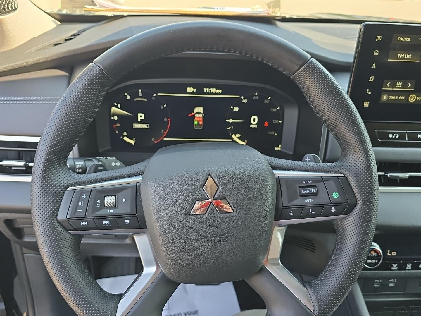 2025 Mitsubishi Outlander SE