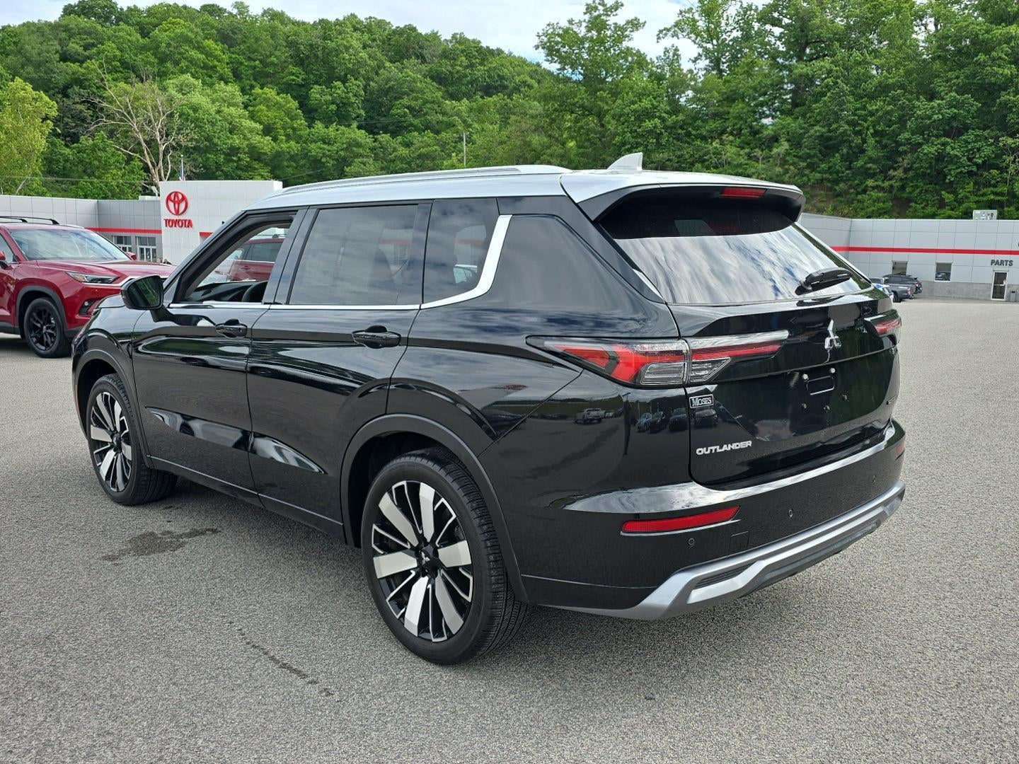 2025 Mitsubishi Outlander Platinum Edition