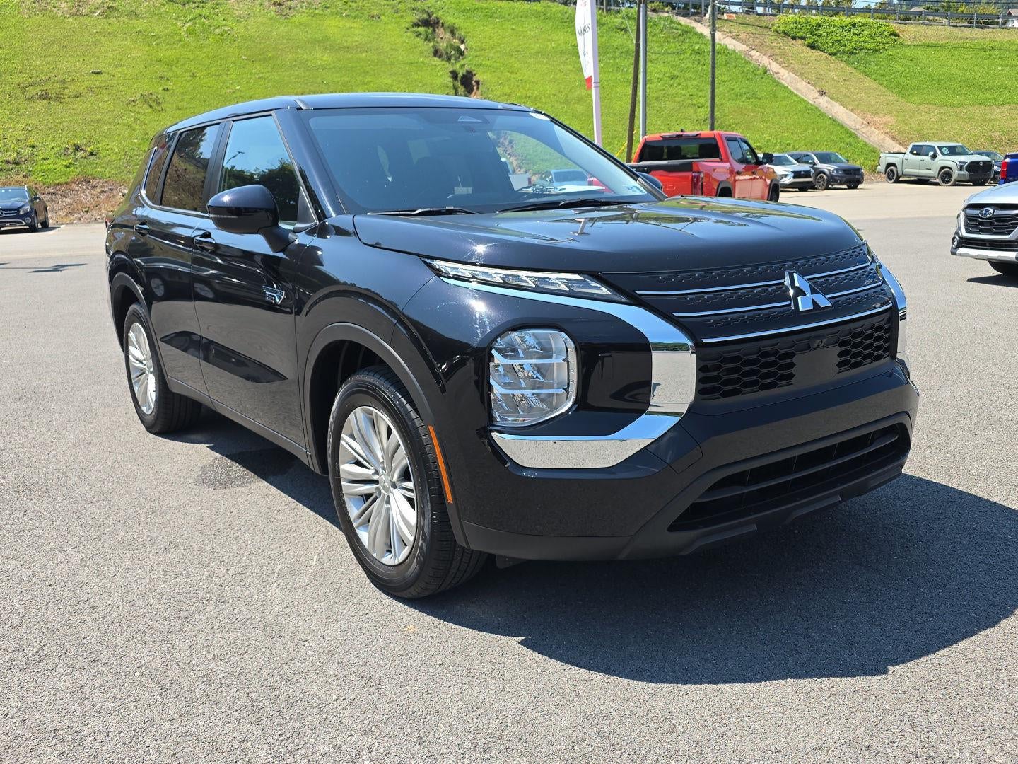 2025 Mitsubishi Outlander Plug-In Hybrid ES