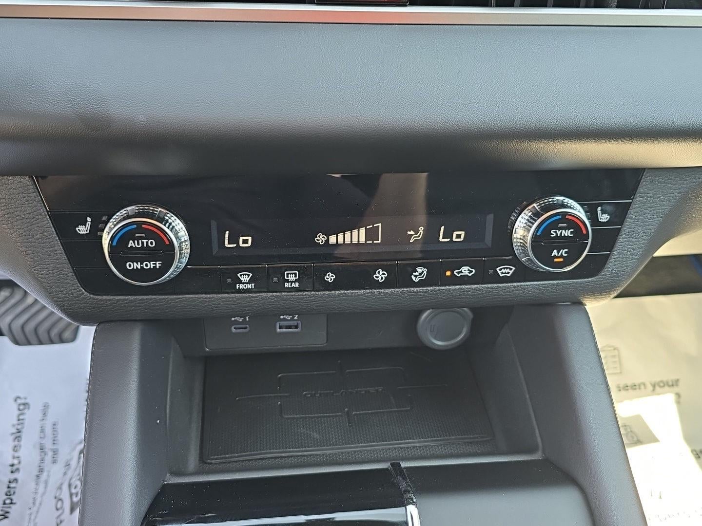 2025 Mitsubishi Outlander Plug-In Hybrid ES