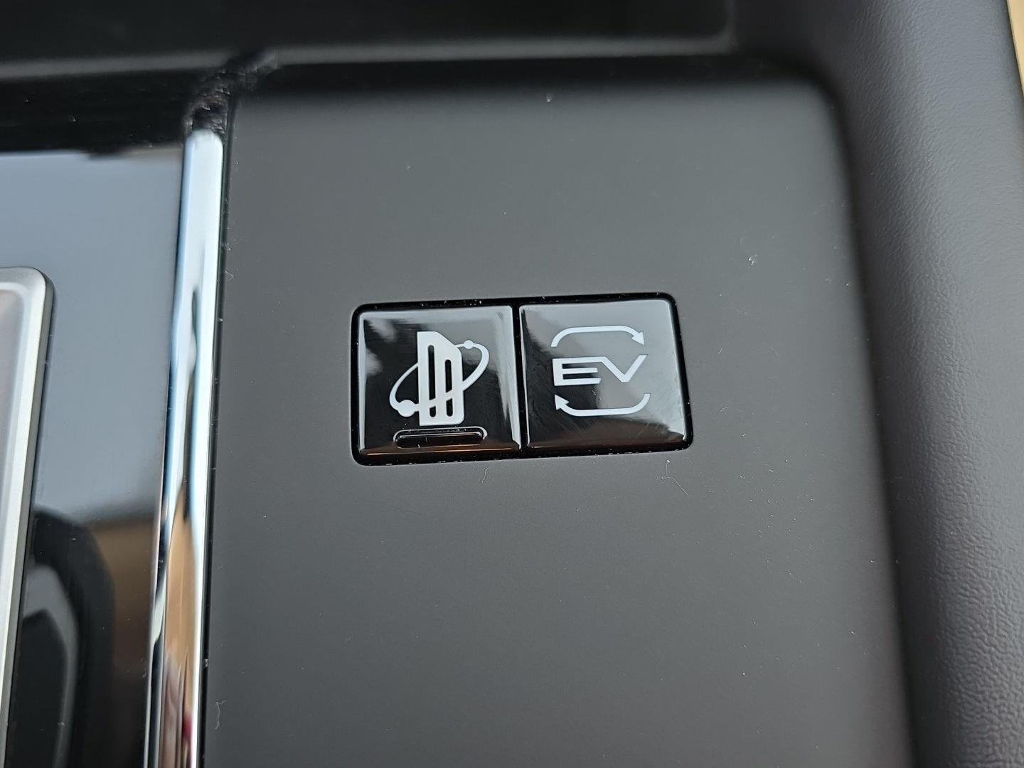 2025 Mitsubishi Outlander Plug-In Hybrid ES