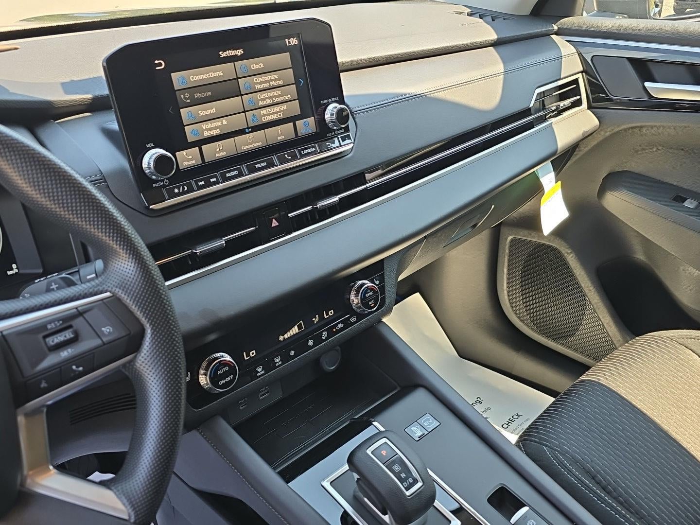 2025 Mitsubishi Outlander Plug-In Hybrid ES