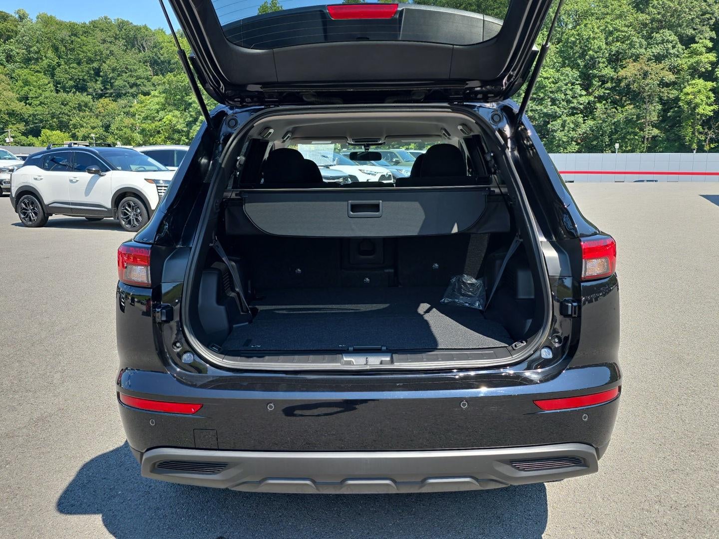 2025 Mitsubishi Outlander Plug-In Hybrid ES