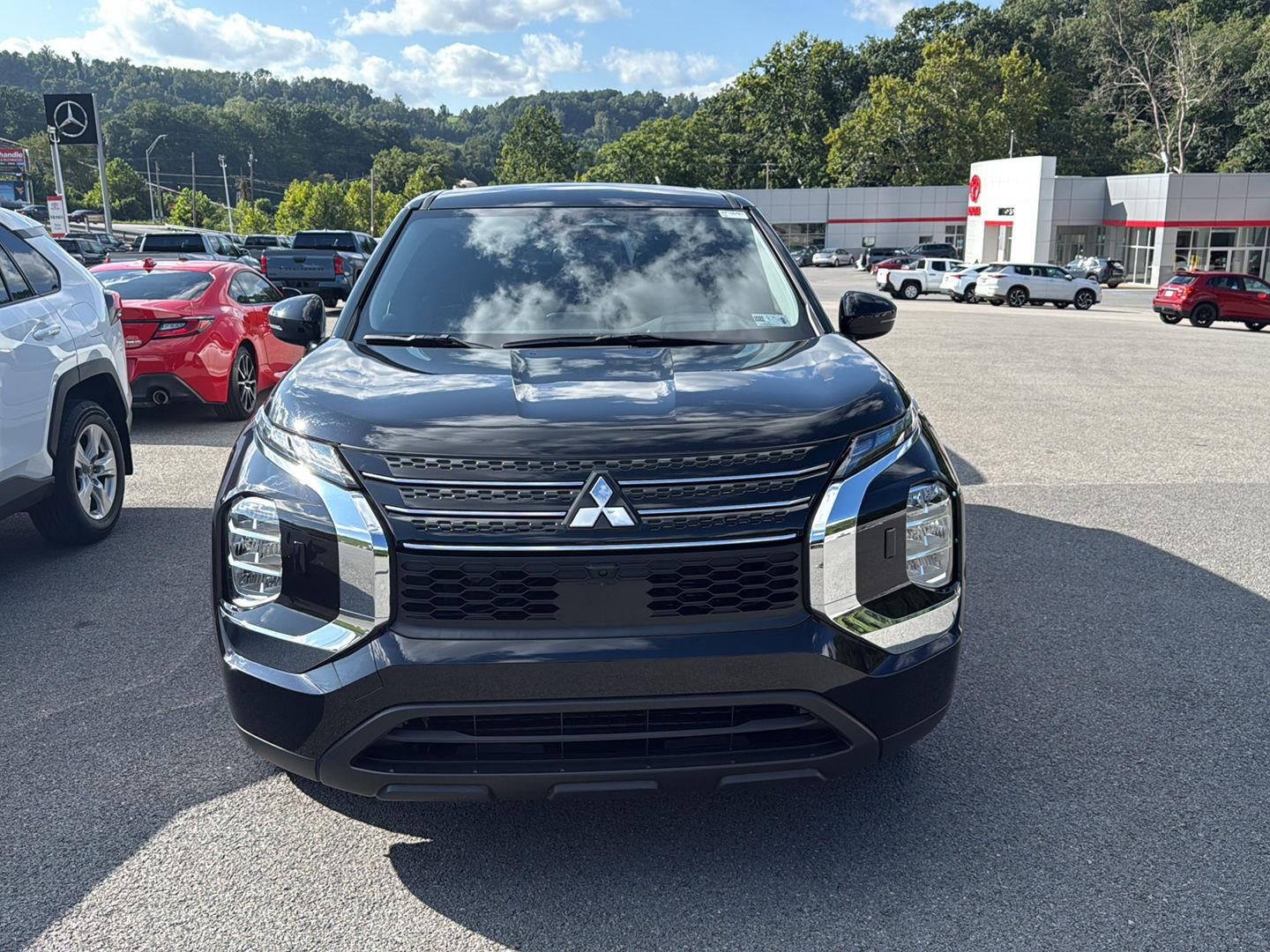2025 Mitsubishi Outlander Plug-In Hybrid ES