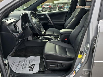 2018 Toyota RAV4 Hybrid SE