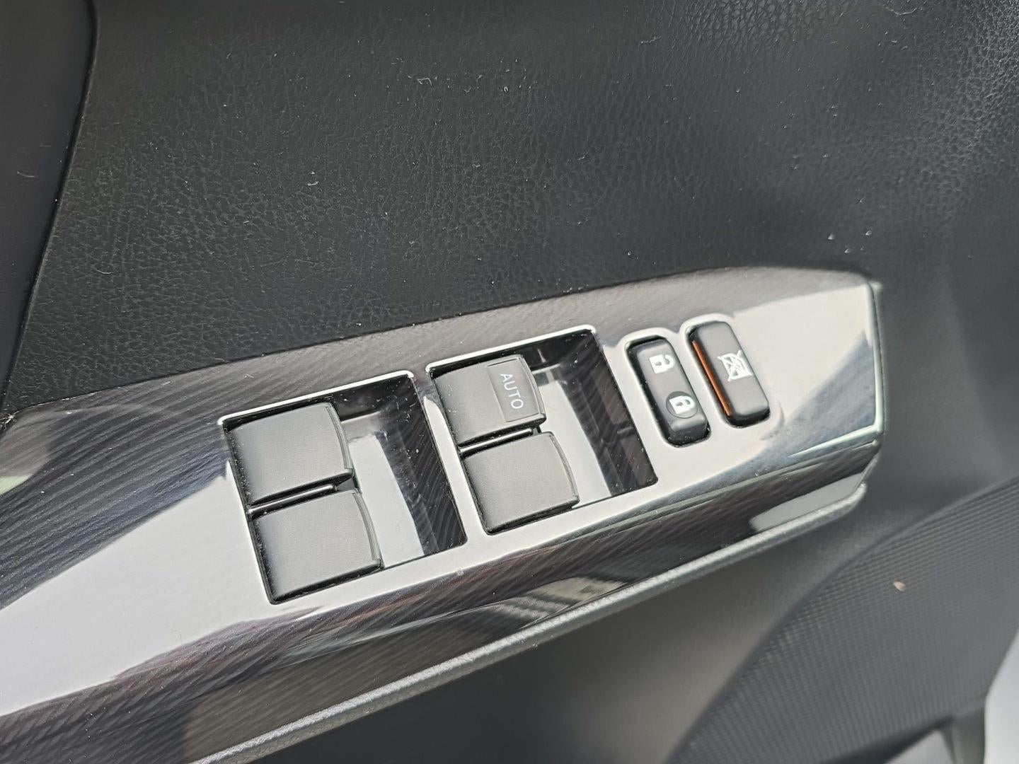 2018 Toyota RAV4 Hybrid SE