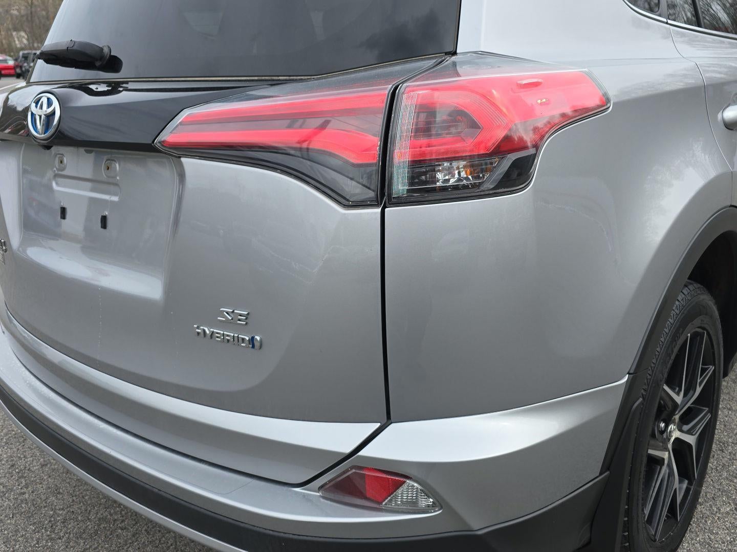 2018 Toyota RAV4 Hybrid SE