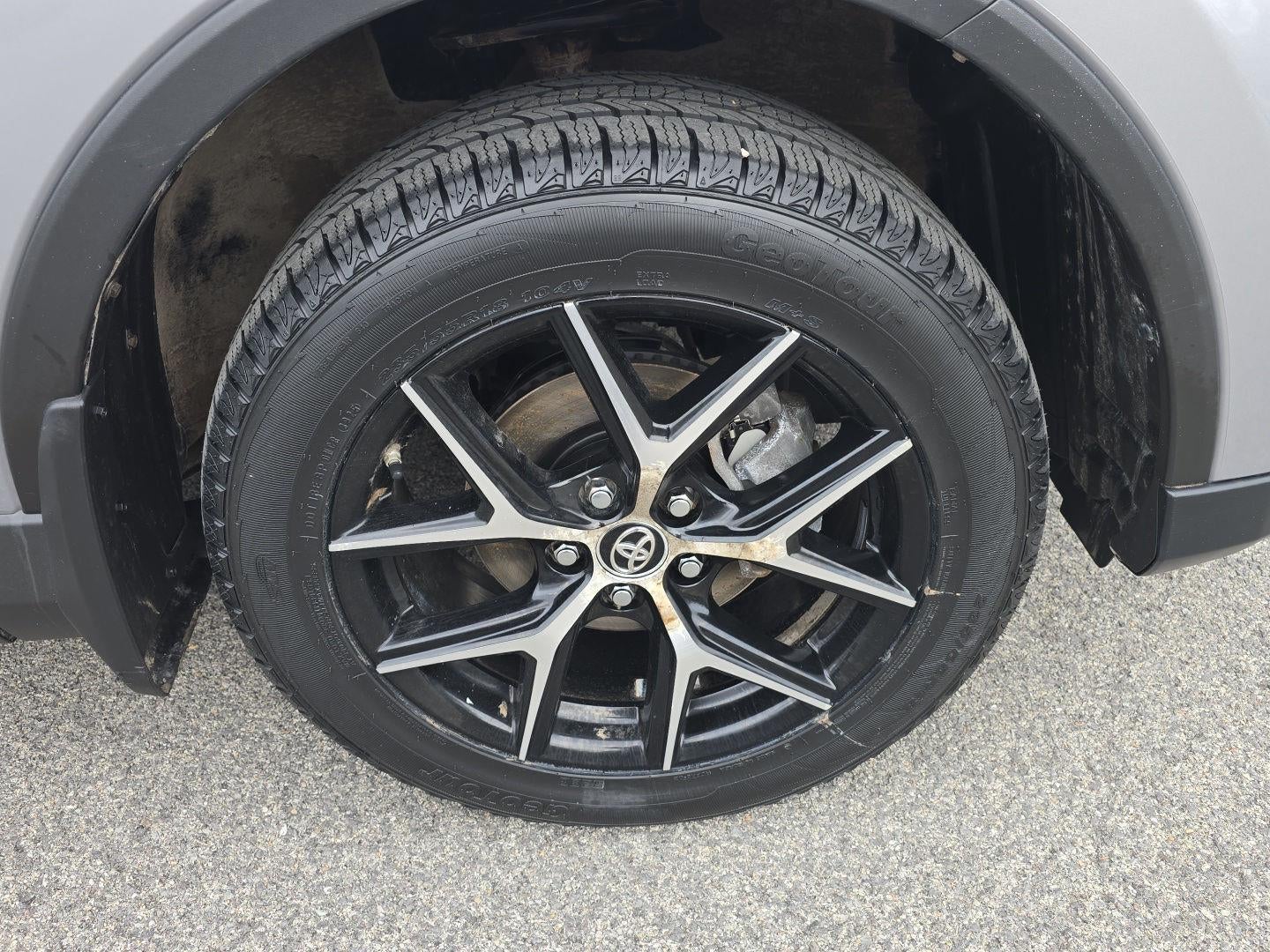 2018 Toyota RAV4 Hybrid SE