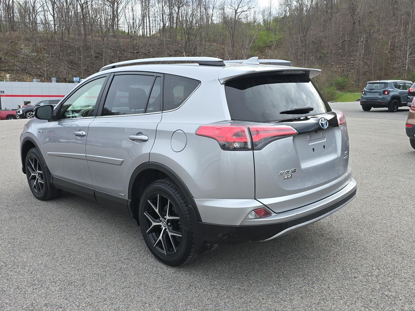 2018 Toyota RAV4 Hybrid SE