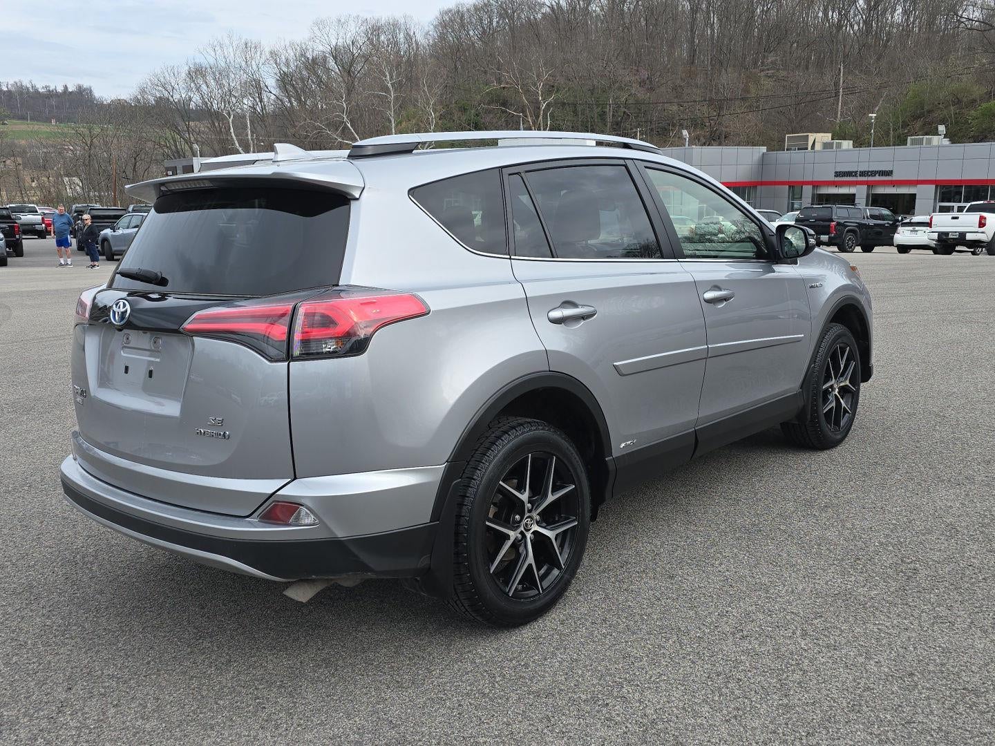 2018 Toyota RAV4 Hybrid SE