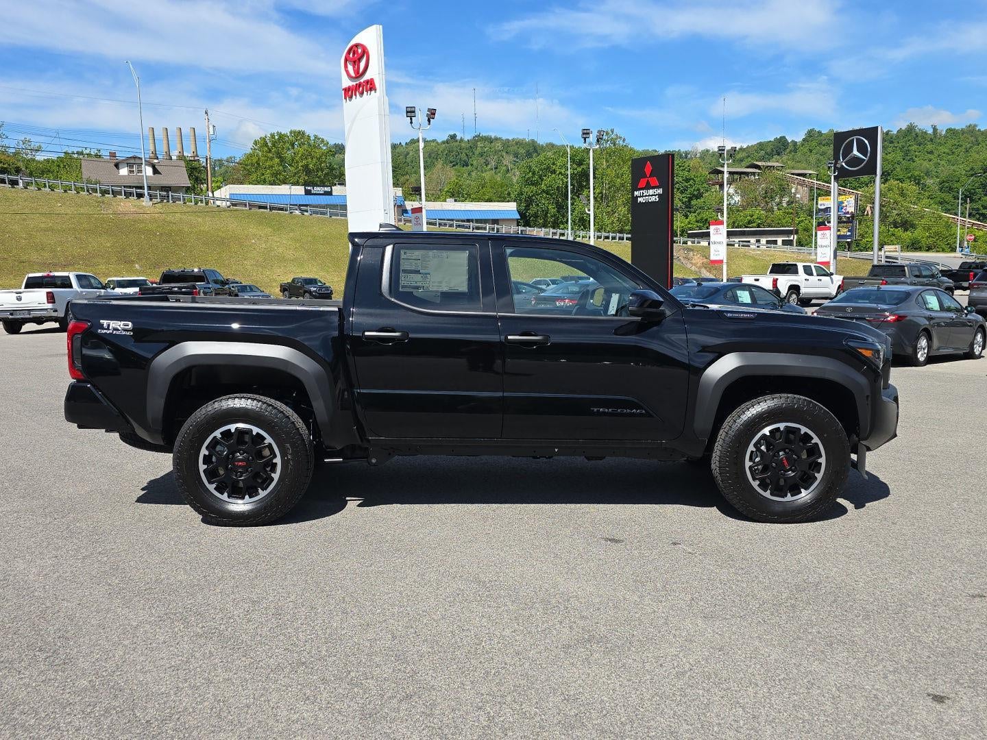 2026 Toyota Tacoma i-FORCE MAX Tacoma TRD Off-Road