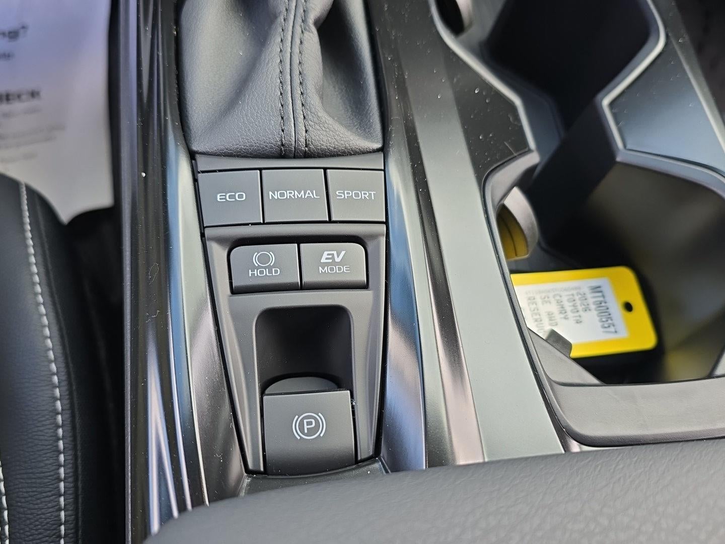 2026 Toyota Camry SE AWD