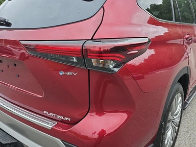 2026 Toyota Highlander Hybrid Platinum