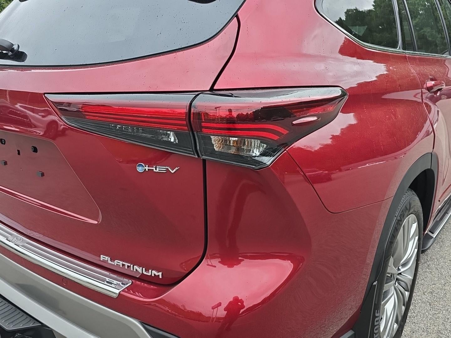 2026 Toyota Highlander Hybrid Platinum