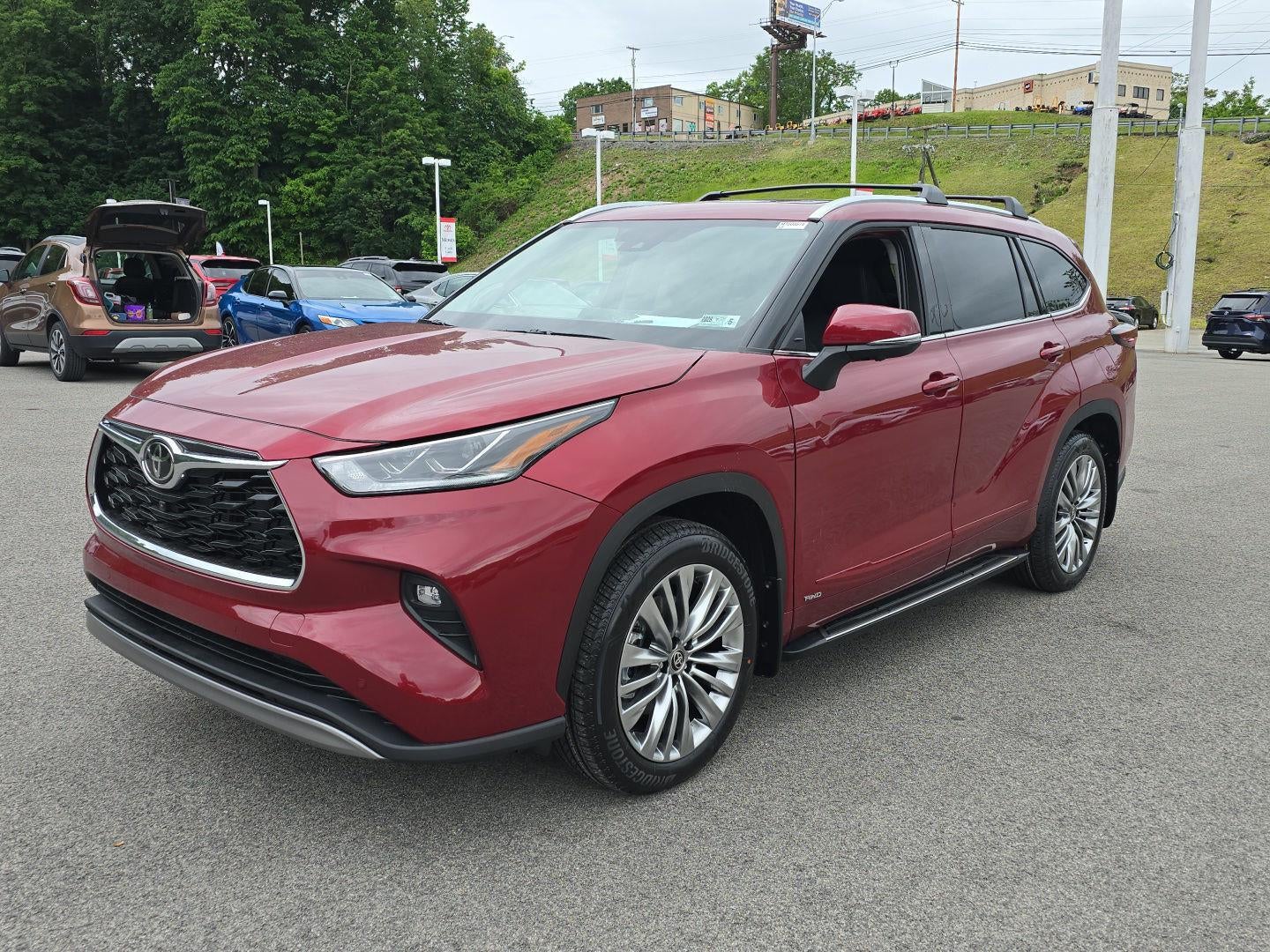 2026 Toyota Highlander Hybrid Platinum