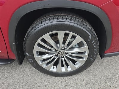 2026 Toyota Highlander Hybrid Platinum