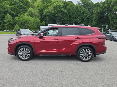 2026 Toyota Highlander Hybrid Platinum