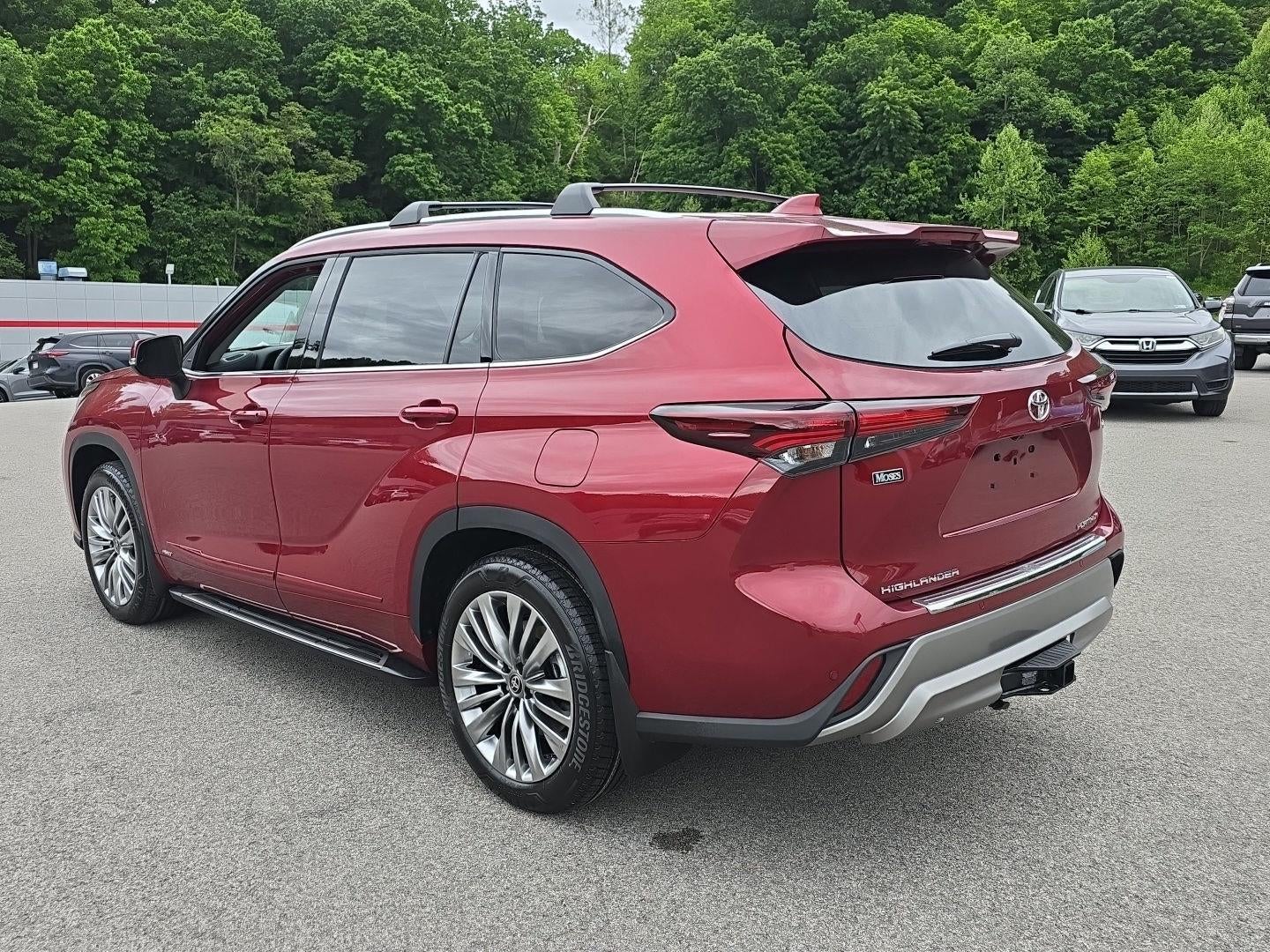 2026 Toyota Highlander Hybrid Platinum