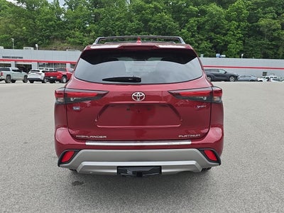 2026 Toyota Highlander Hybrid Platinum