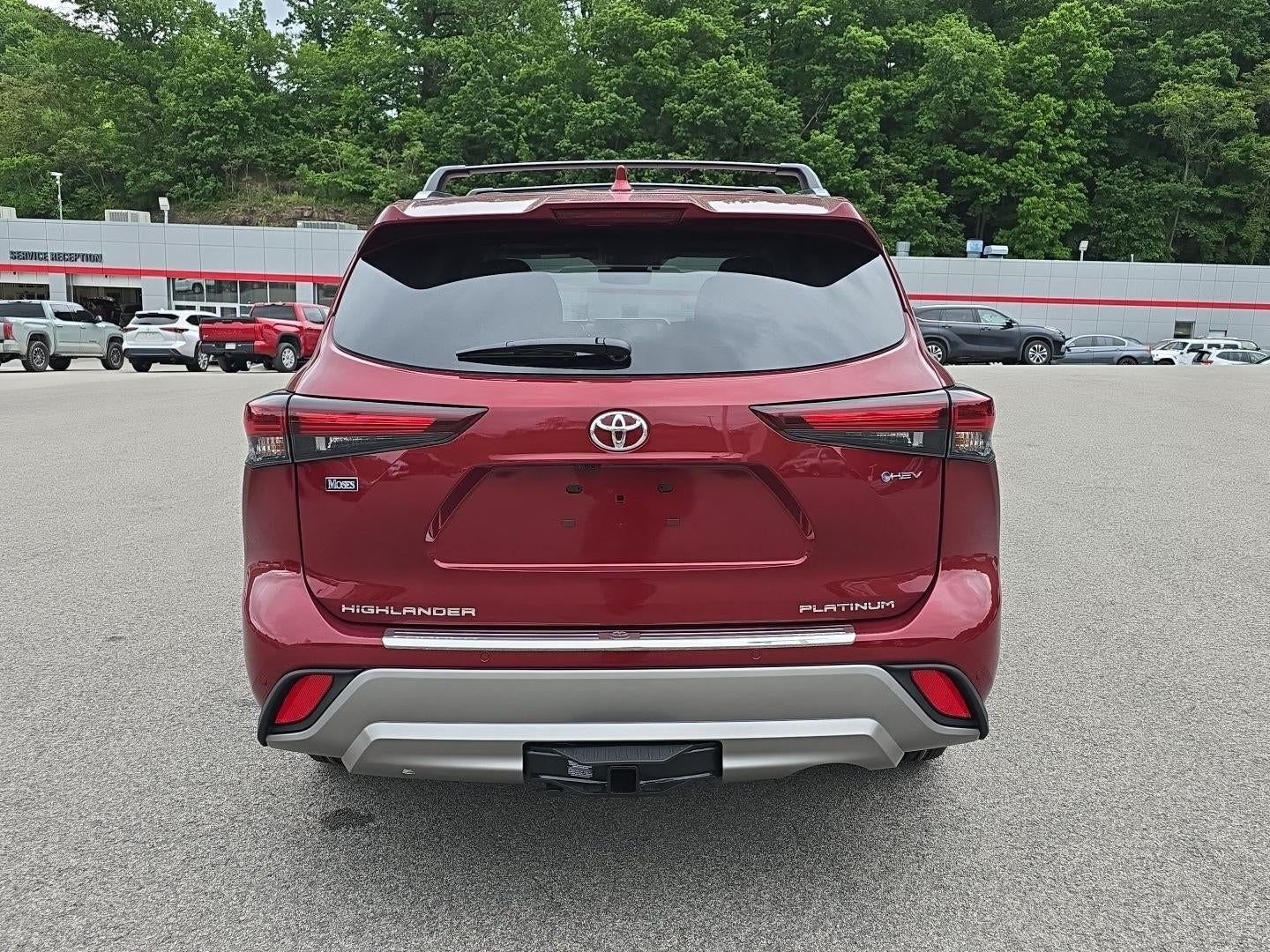 2026 Toyota Highlander Hybrid Platinum