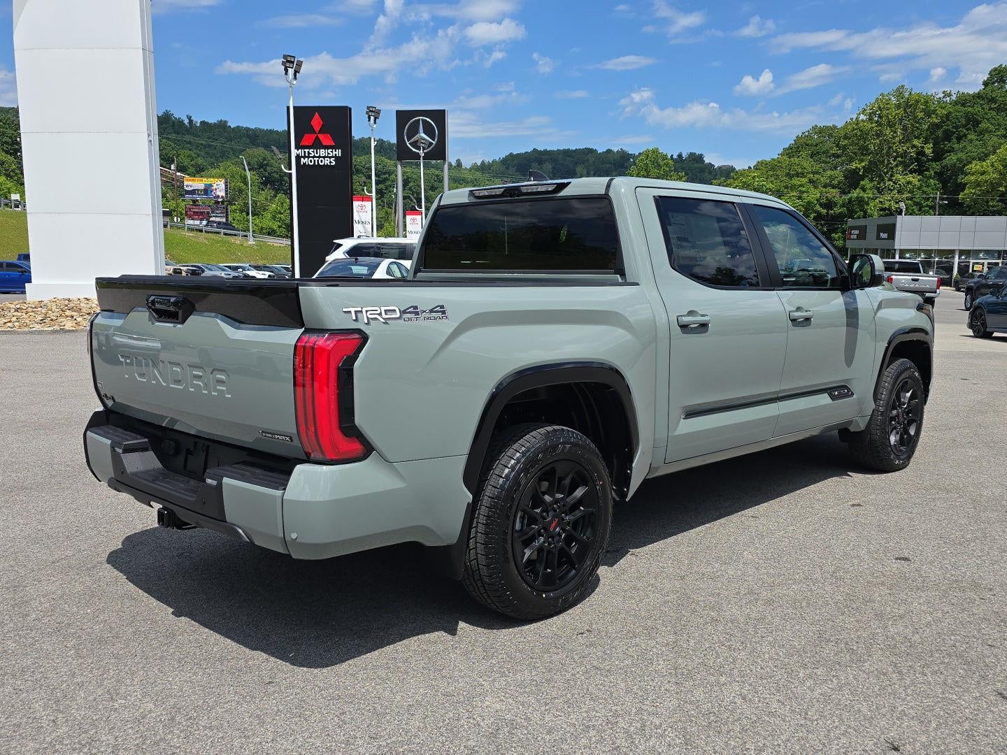 2026 Toyota Tundra i-FORCE MAX Tundra Platinum