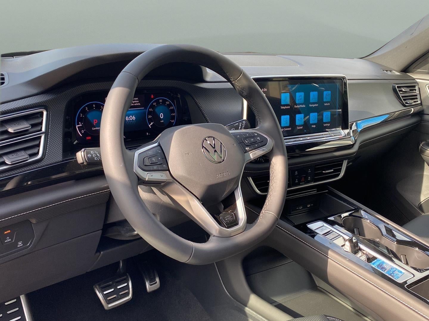 2026 Volkswagen Atlas Cross Sport 2.0T SEL R-Line Black