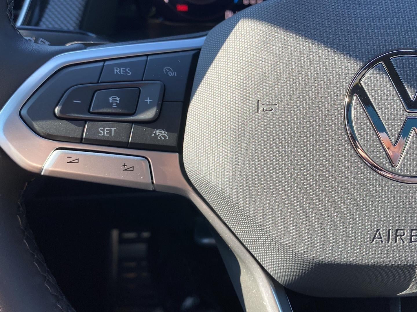 2026 Volkswagen Atlas Cross Sport 2.0T SEL Premium R-Line